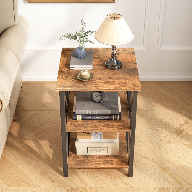 Table basse industrielle avec étagères – 40×40×60 cm, plateau en MDF aspect bois recyclé et pieds en métal.
